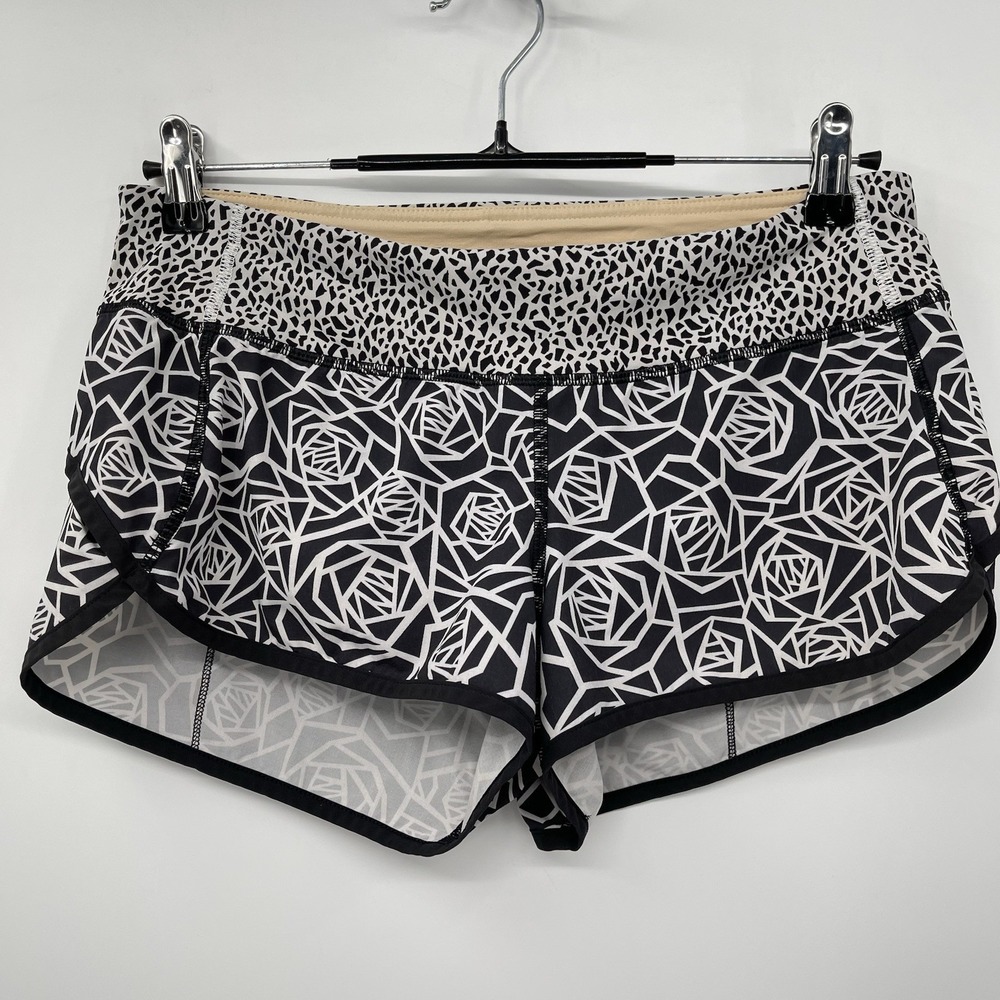 Lululemon Size 6 Speed Up Shorts Womens Black White Geometric Rose Running 3in